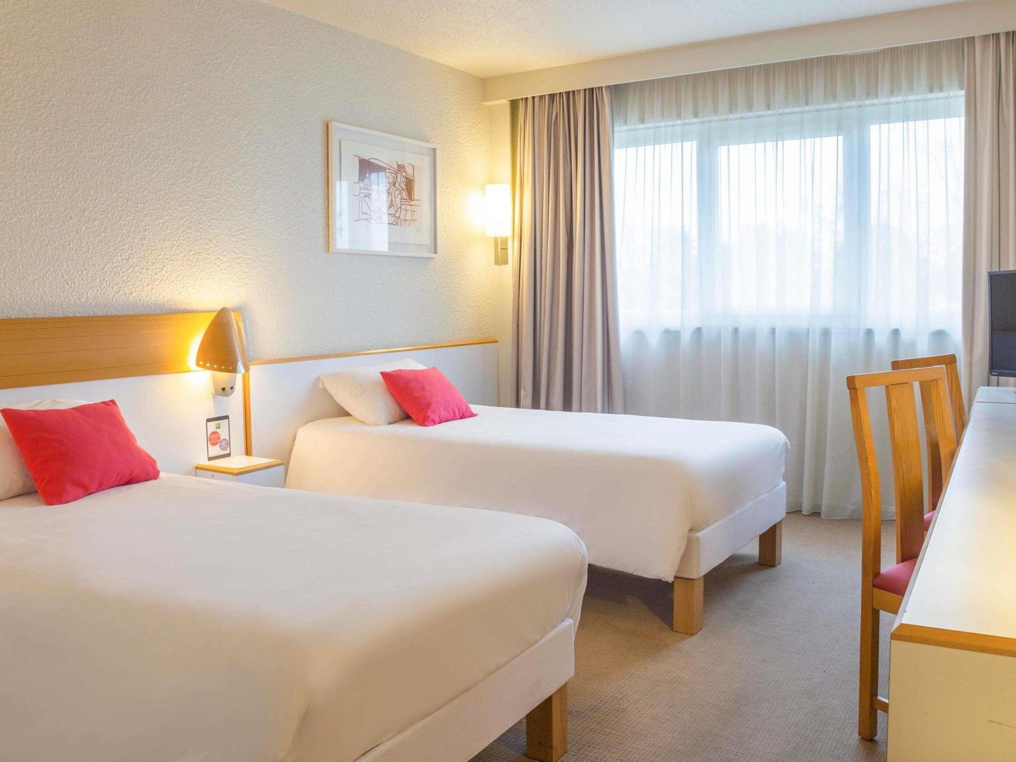 Hotel Ibis Styles Tours Sud 3*